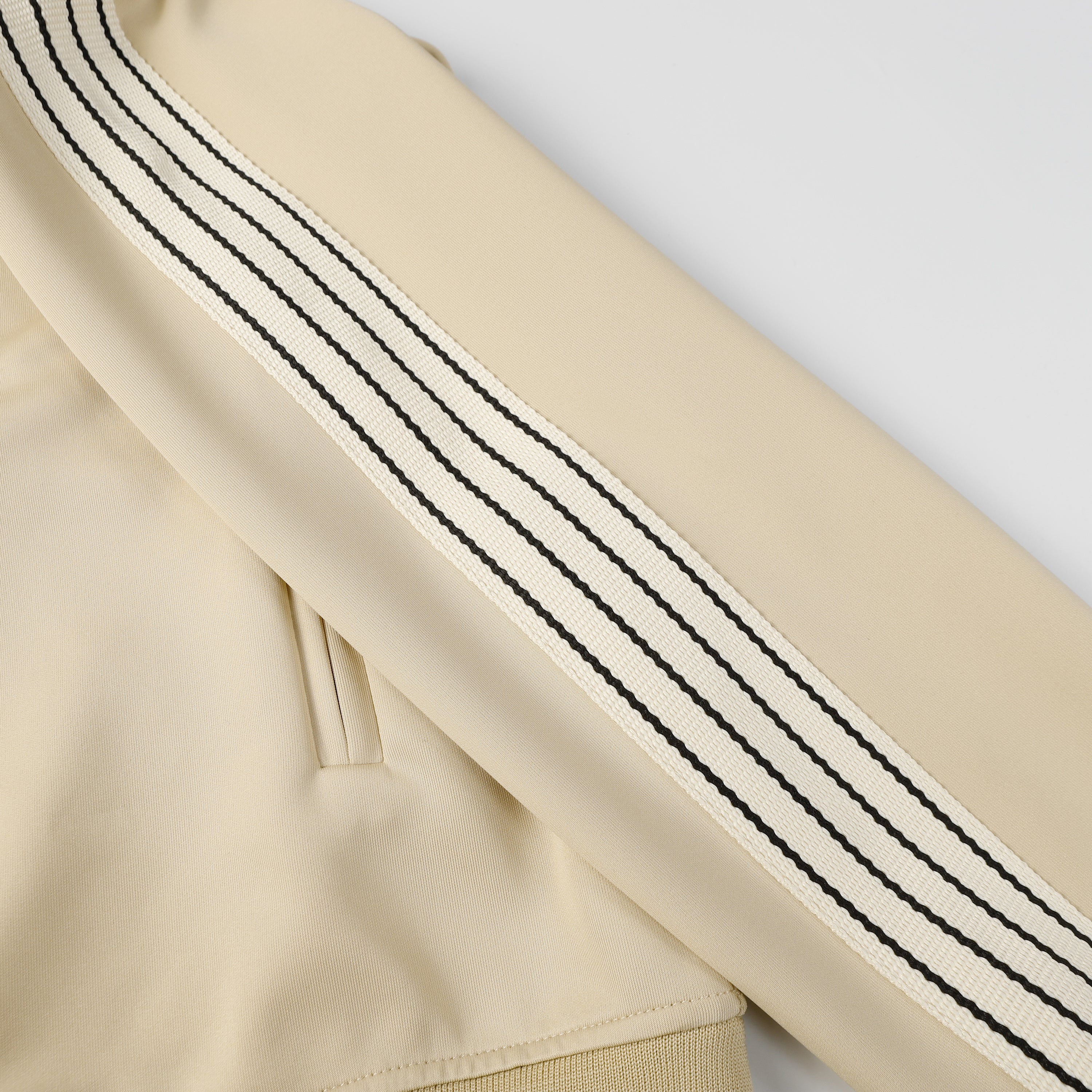 Fear of God Essentials 2205 FOG 新款套装 颜色 黑色 水泥灰 绿色 黄色 卡其 码数 S XL